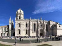 Thumbnail photo of a monastery linking to Mosterio dos Jeronimos photo page